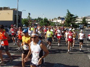 Imagen de varios corredores en la Media Maratón de San Lorenzo, celebrada este domingo (Foto: Cedida)